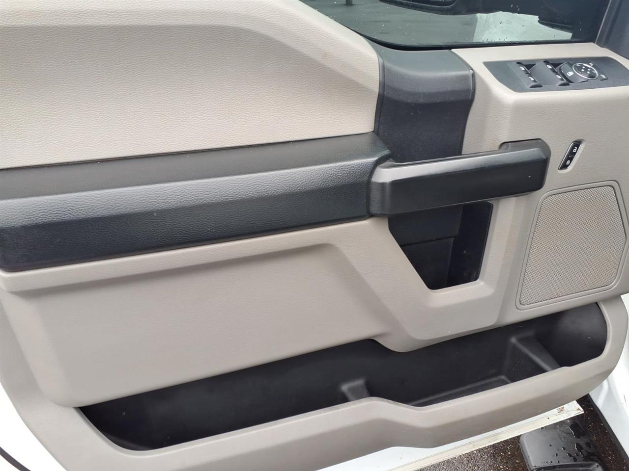 Ford Super Duty F-350 DRW Lariat 4WD Crew Cab 179" WB 60" CA 2020