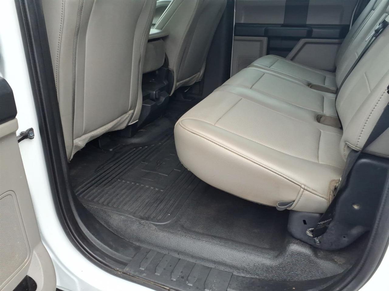 Ford Super Duty F-350 DRW Lariat 4WD Crew Cab 179" WB 60" CA 2020