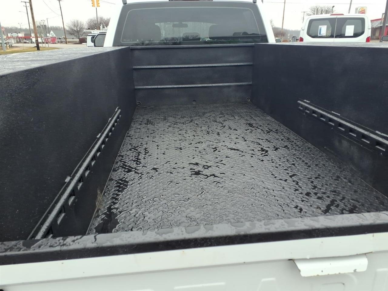 Ford Super Duty F-350 DRW Lariat 4WD Crew Cab 179" WB 60" CA 2020