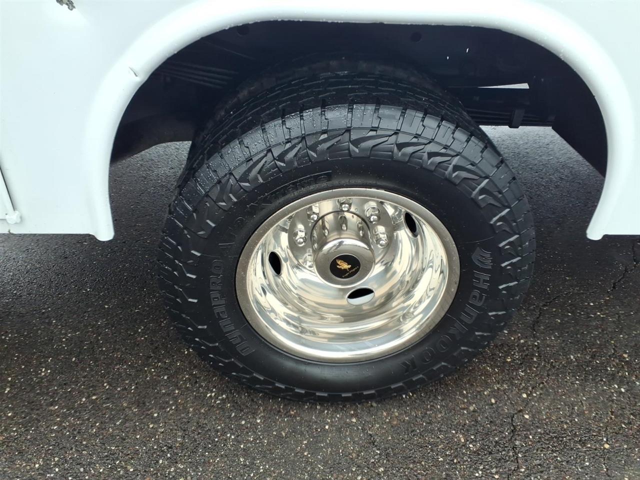 Ford Super Duty F-350 DRW Lariat 4WD Crew Cab 179" WB 60" CA 2020