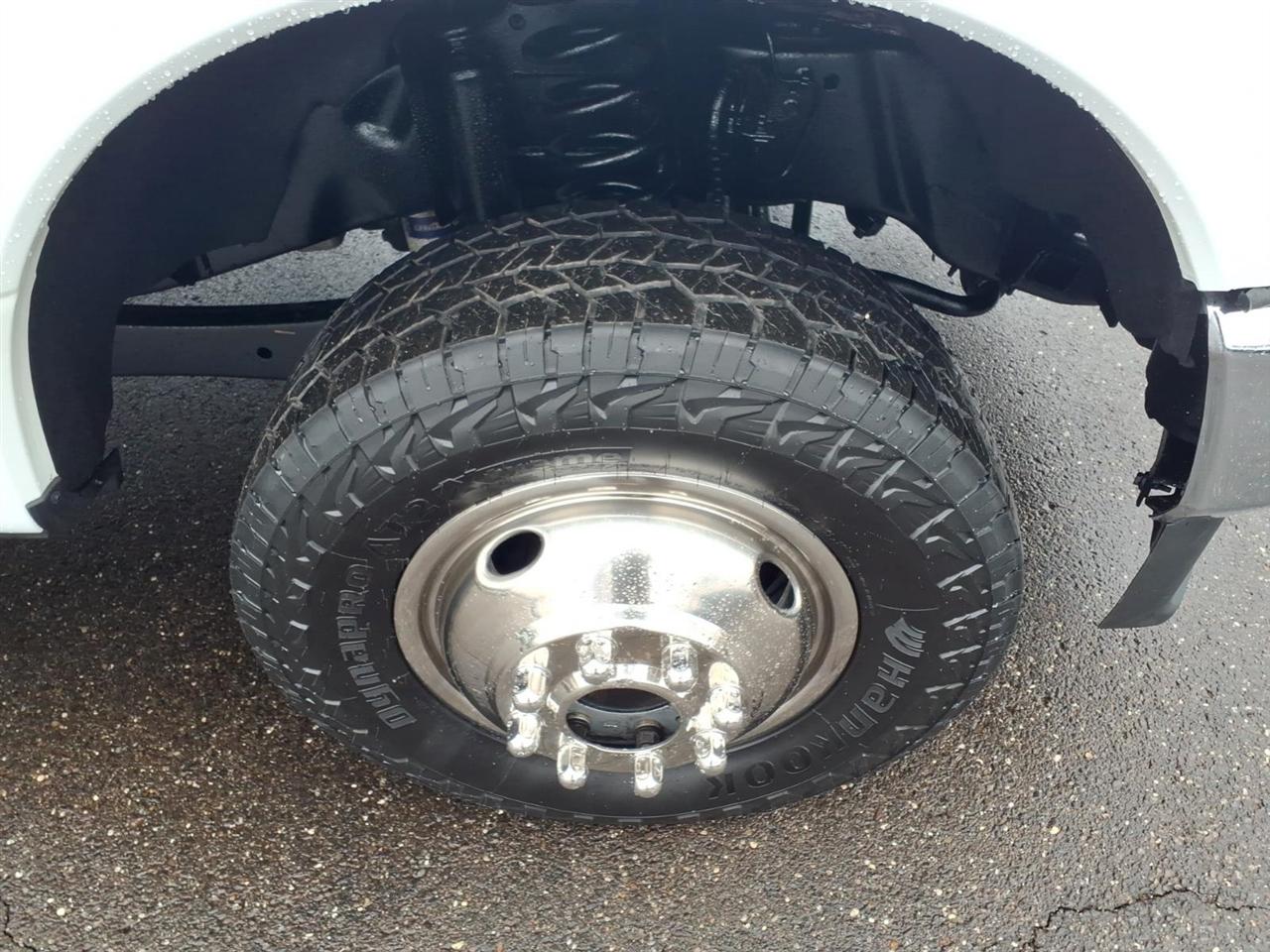 Ford Super Duty F-350 DRW Lariat 4WD Crew Cab 179" WB 60" CA 2020