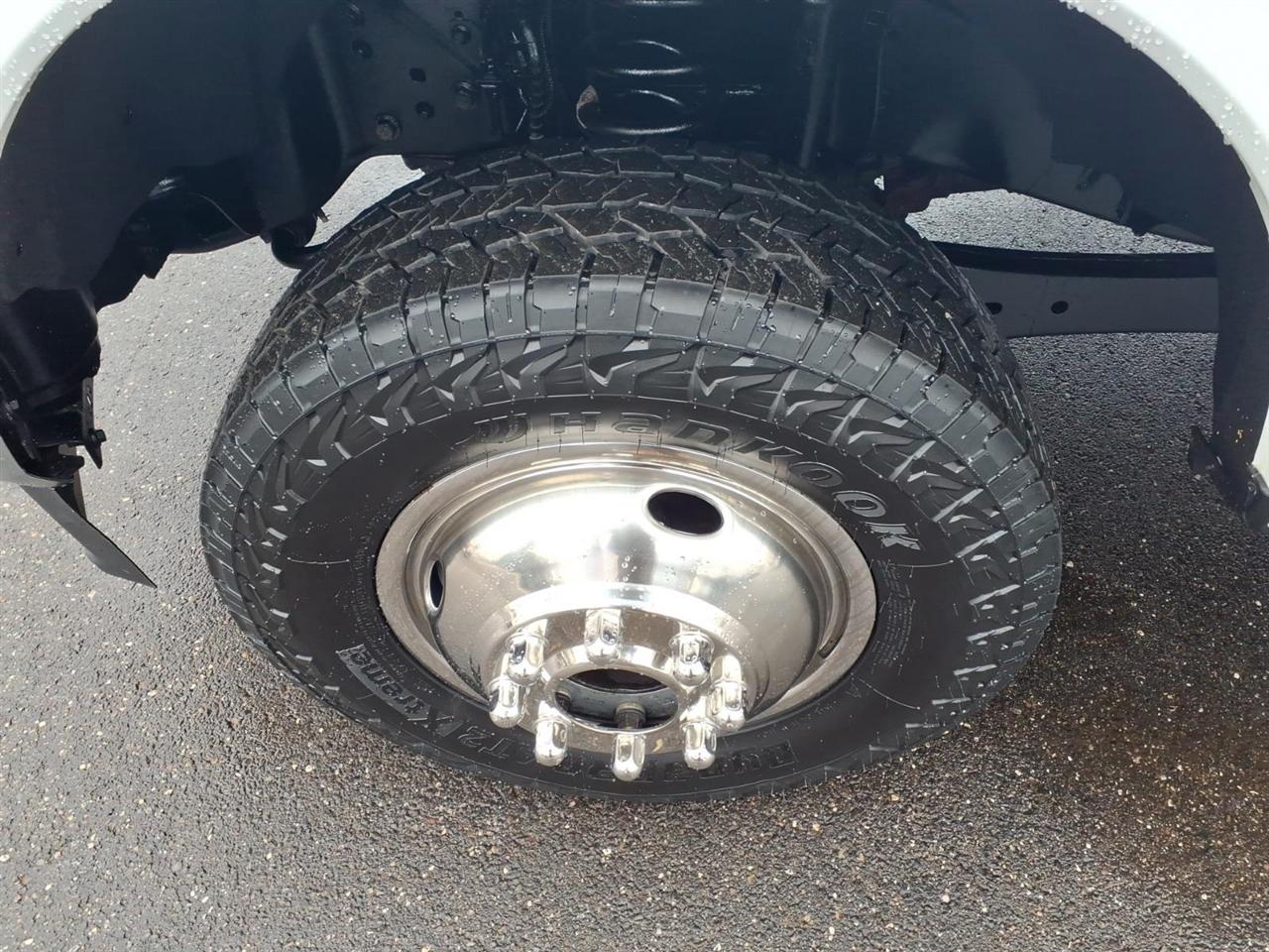 Ford Super Duty F-350 DRW Lariat 4WD Crew Cab 179" WB 60" CA 2020