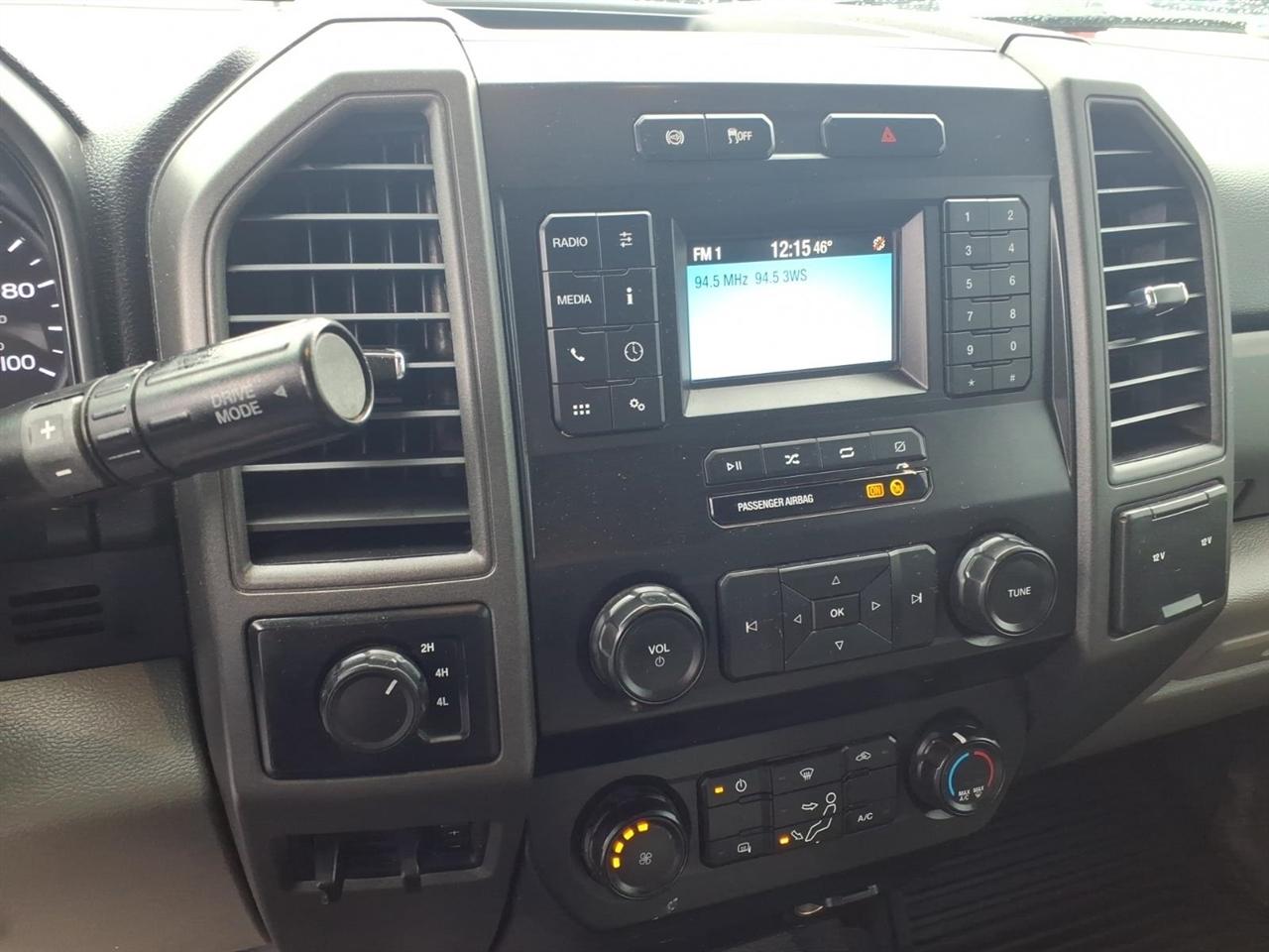 Ford Super Duty F-350 DRW Lariat 4WD Crew Cab 179" WB 60" CA 2020