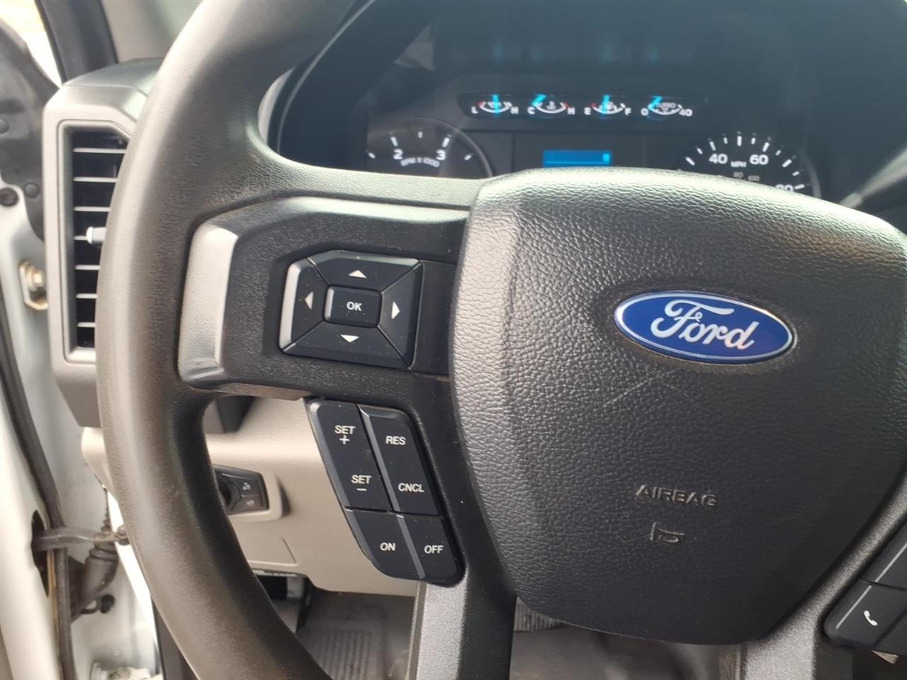 Ford Super Duty F-350 DRW Lariat 4WD Crew Cab 179" WB 60" CA 2020