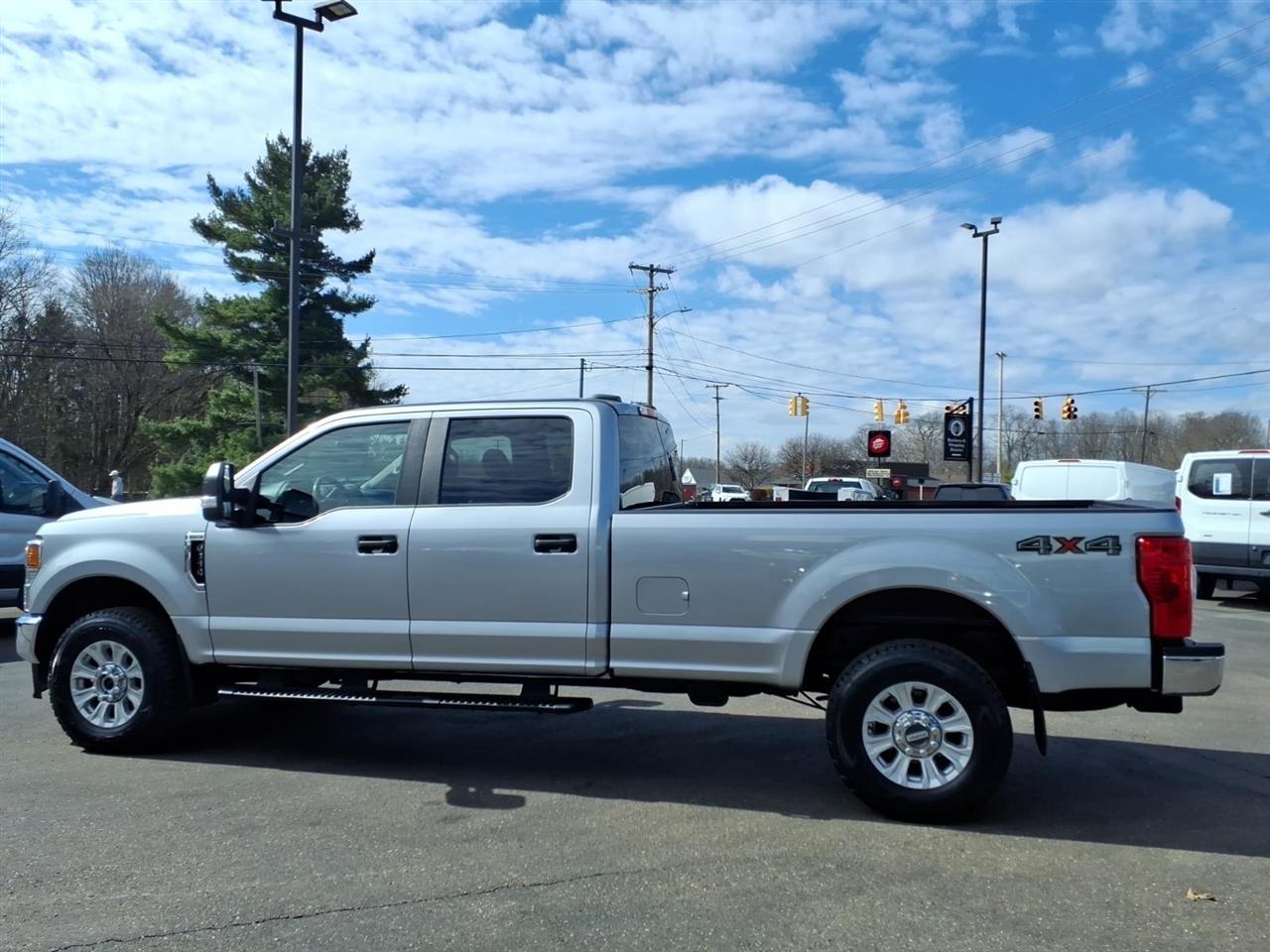 Ford Super Duty F-350 SRW King Ranch 4WD Crew Cab 8' Box 2022
