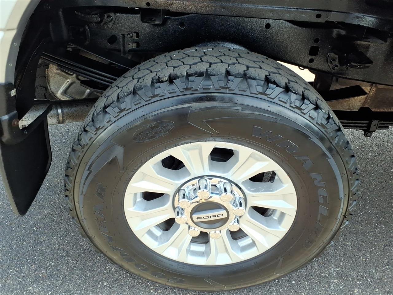 Ford Super Duty F-350 SRW King Ranch 4WD Crew Cab 8' Box 2022