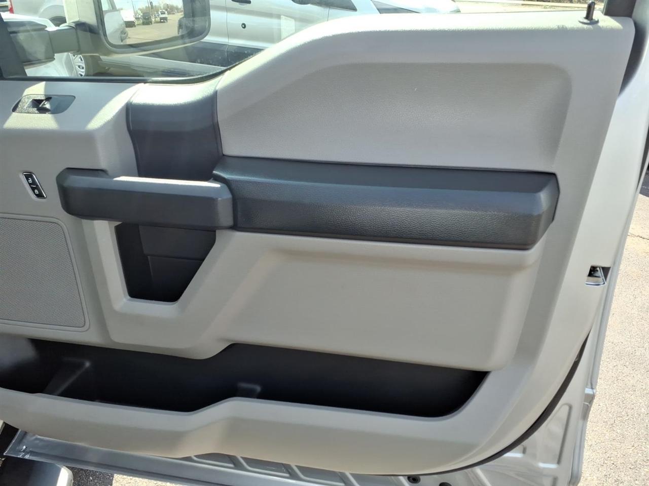 Ford Super Duty F-350 SRW King Ranch 4WD Crew Cab 8' Box 2022