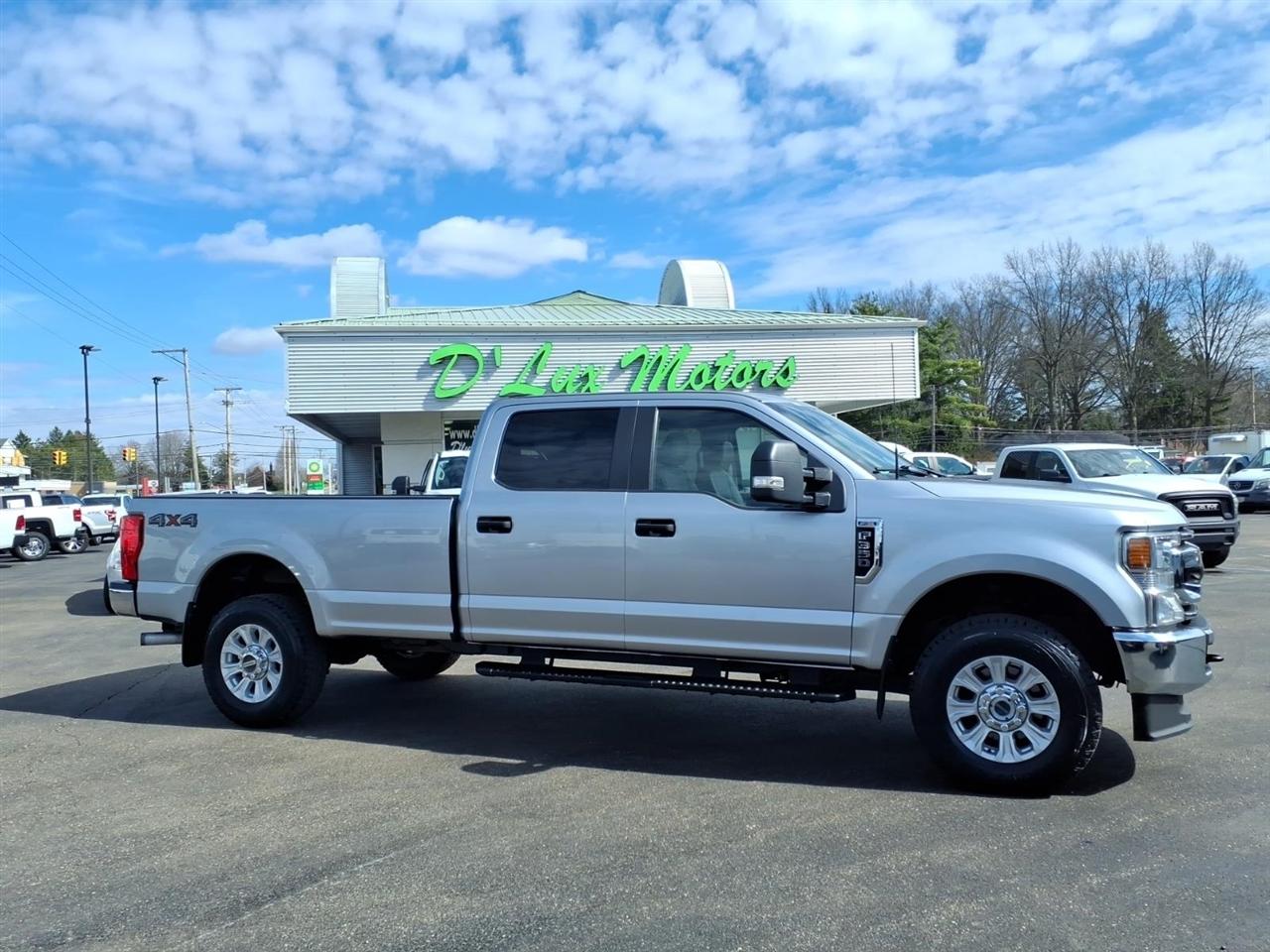 Ford Super Duty F-350 SRW XL 4WD Crew Cab 8' Box 2022