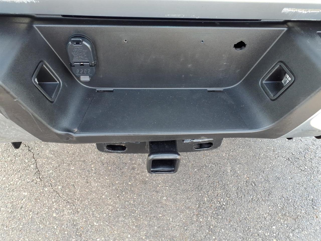 Ford Super Duty F-350 SRW XL 4WD Crew Cab 8' Box 2022