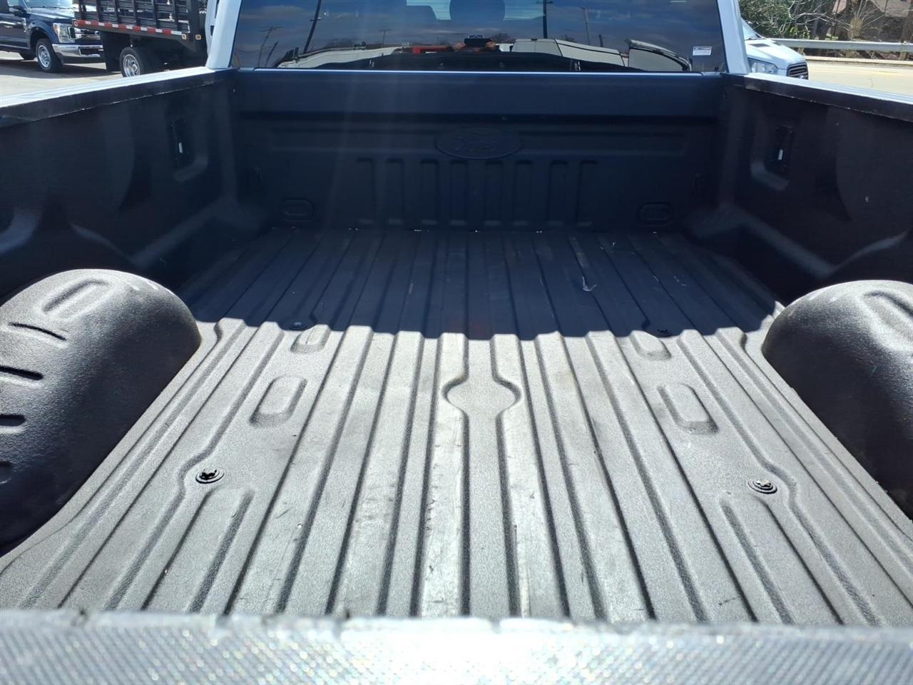 Ford Super Duty F-350 SRW XL 4WD Crew Cab 8' Box 2022