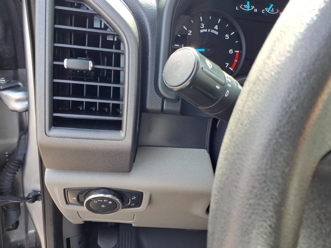 Ford Super Duty F-350 SRW XL 4WD Crew Cab 8' Box 2022