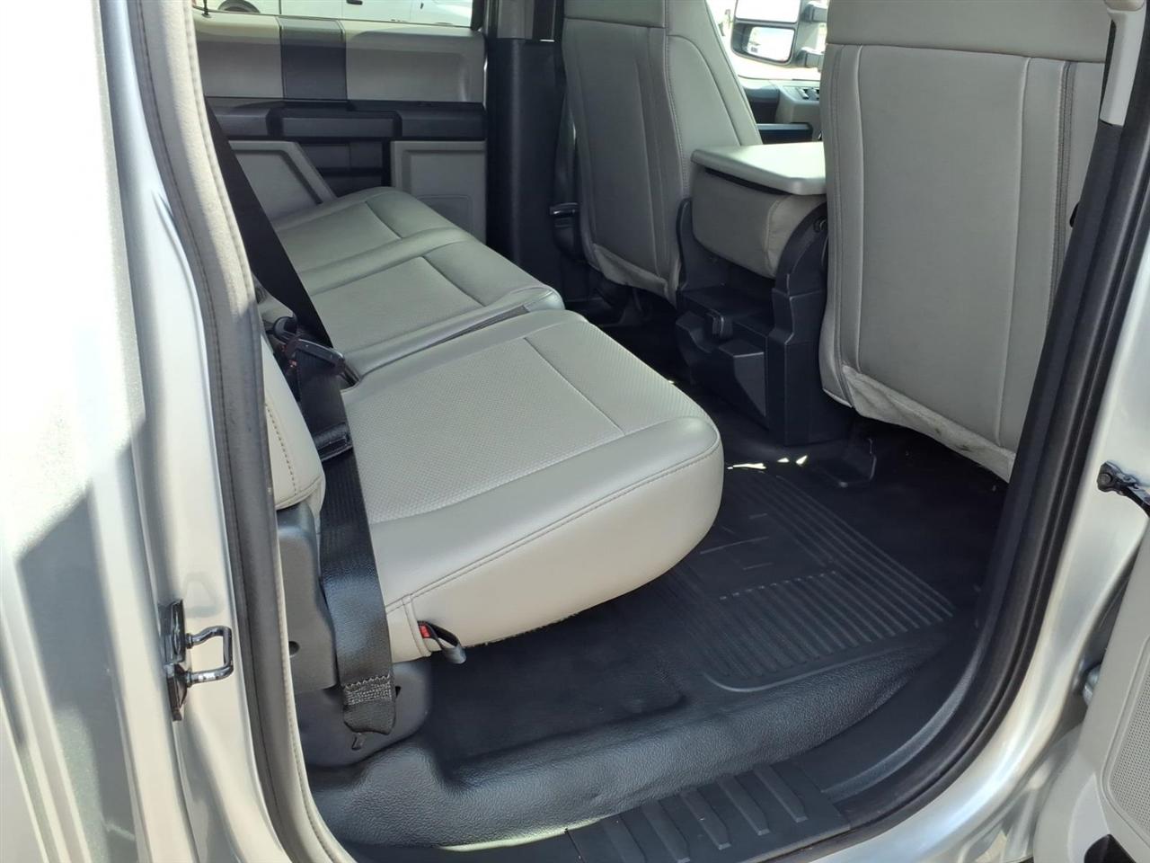 Ford Super Duty F-350 SRW XL 4WD Crew Cab 8' Box 2022