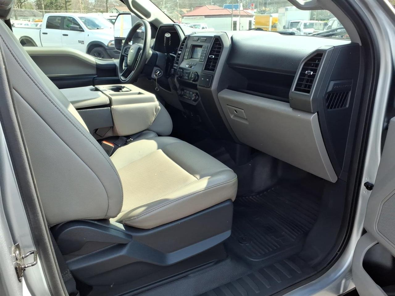 Ford Super Duty F-350 SRW XL 4WD Crew Cab 8' Box 2022