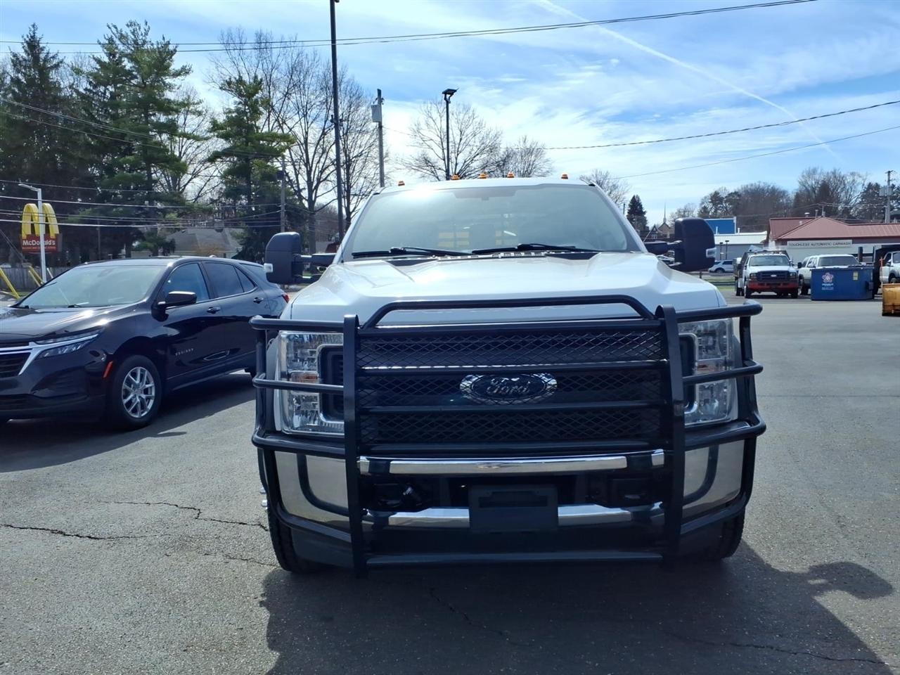 Ford Super Duty F-550 DRW Lariat 4WD Crew Cab 179" WB 60" CA 2019