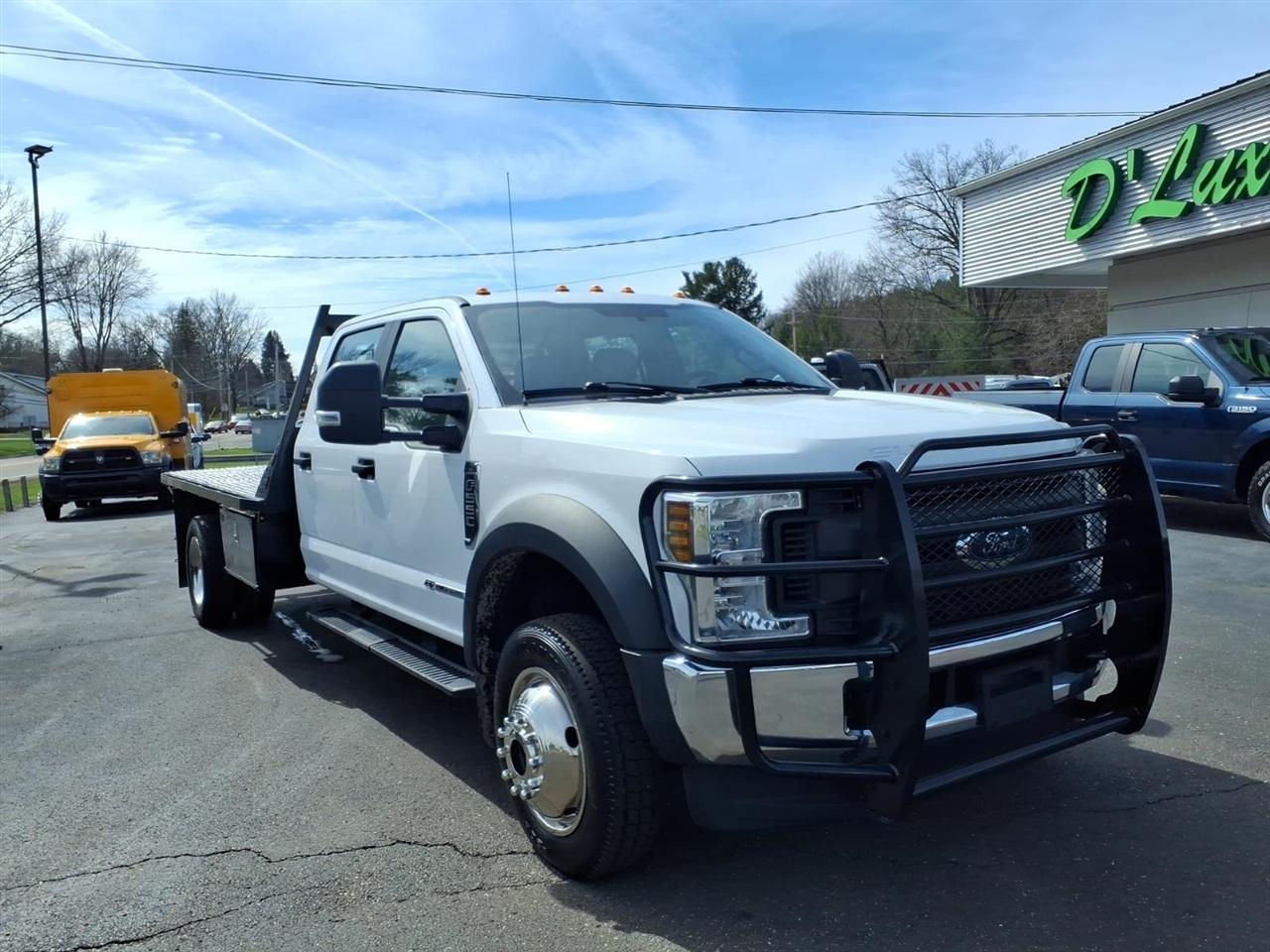 Ford Super Duty F-550 DRW Lariat 4WD Crew Cab 179" WB 60" CA 2019