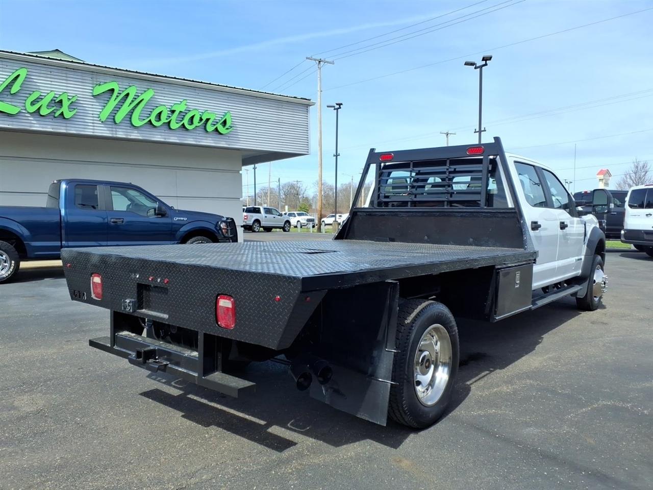 Ford Super Duty F-550 DRW Lariat 4WD Crew Cab 179" WB 60" CA 2019