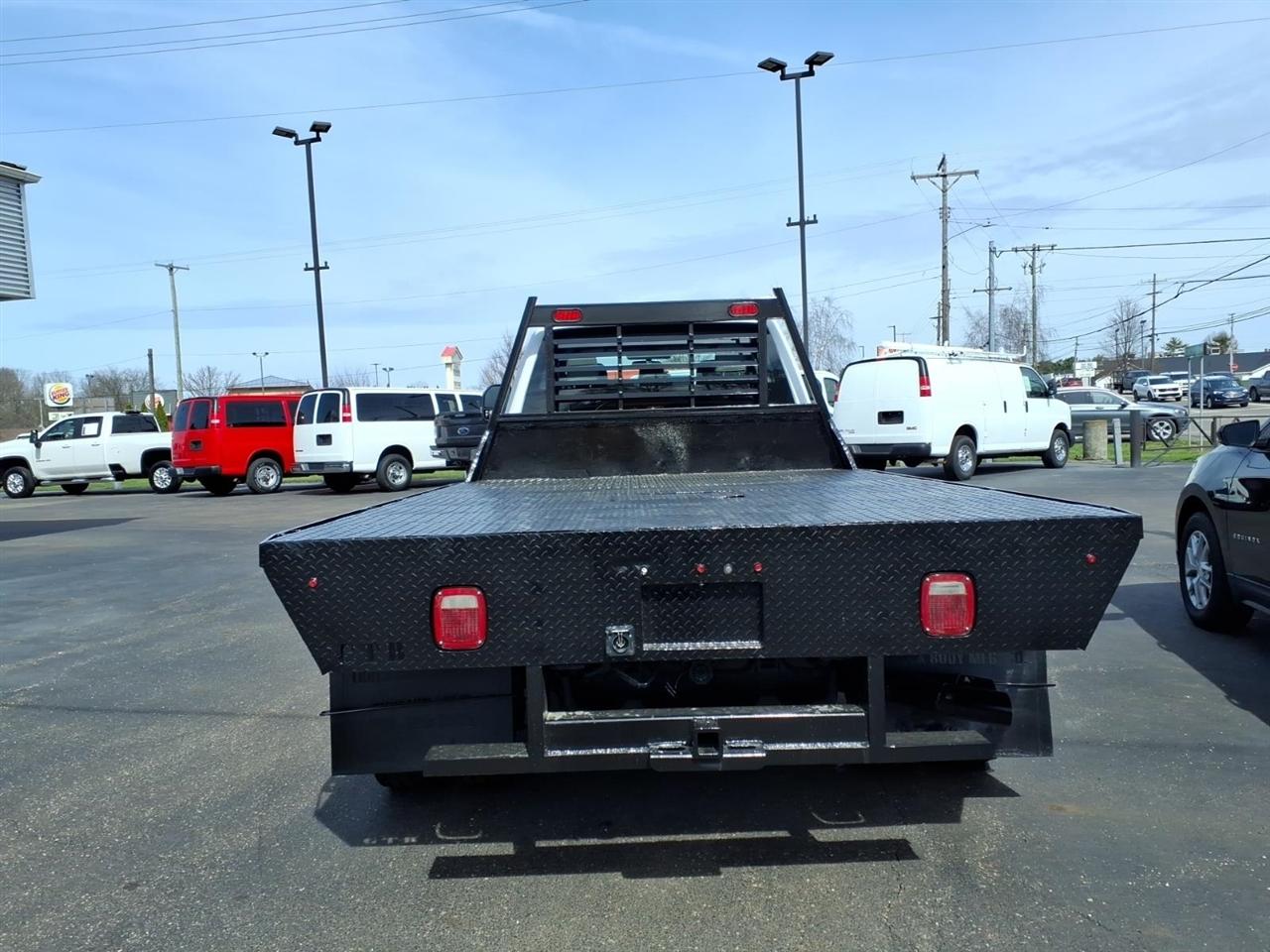 Ford Super Duty F-550 DRW Lariat 4WD Crew Cab 179" WB 60" CA 2019