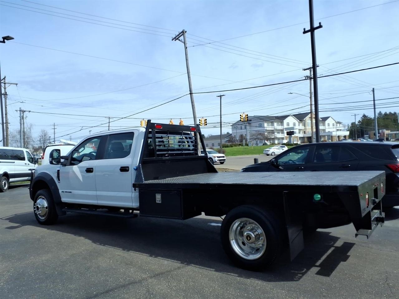 Ford Super Duty F-550 DRW Lariat 4WD Crew Cab 179" WB 60" CA 2019
