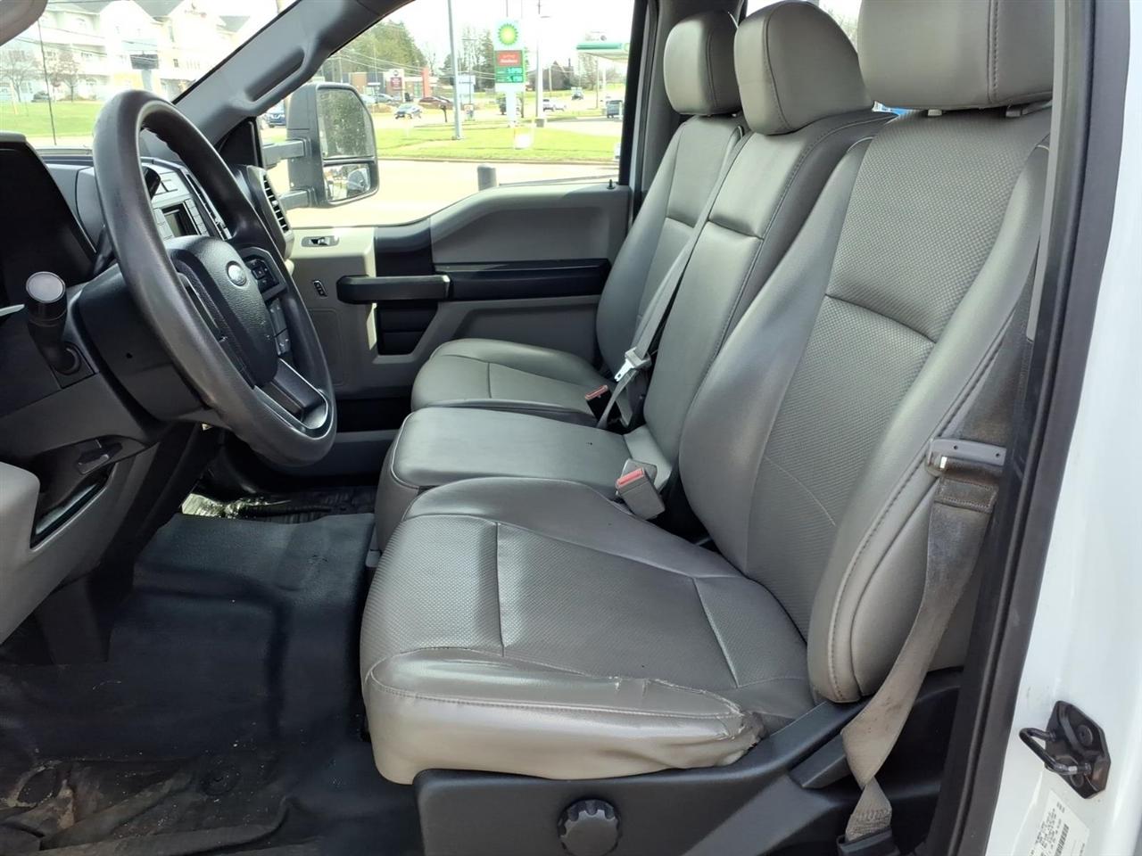 Ford Super Duty F-550 DRW Lariat 4WD Crew Cab 179" WB 60" CA 2019