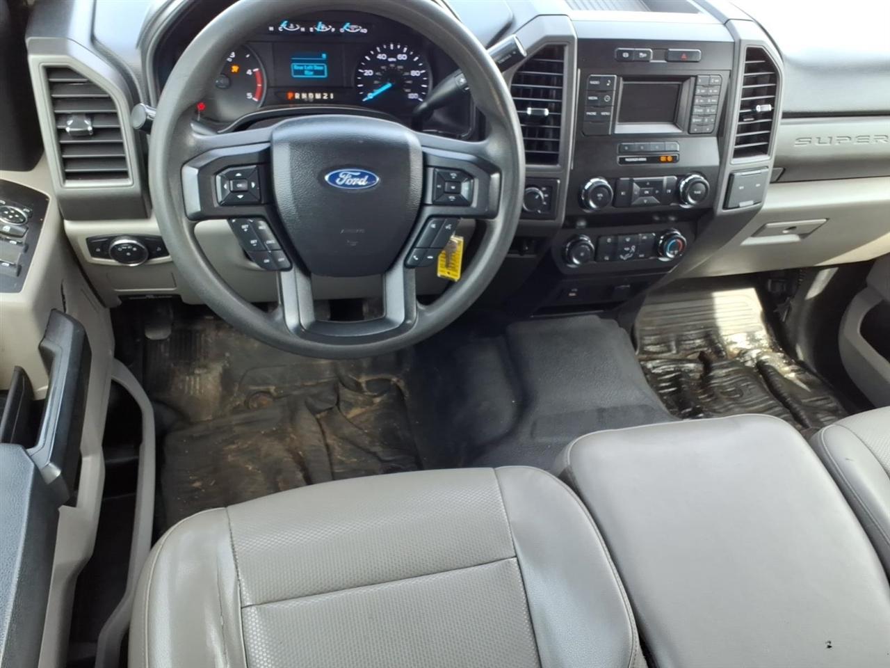 Ford Super Duty F-550 DRW Lariat 4WD Crew Cab 179" WB 60" CA 2019