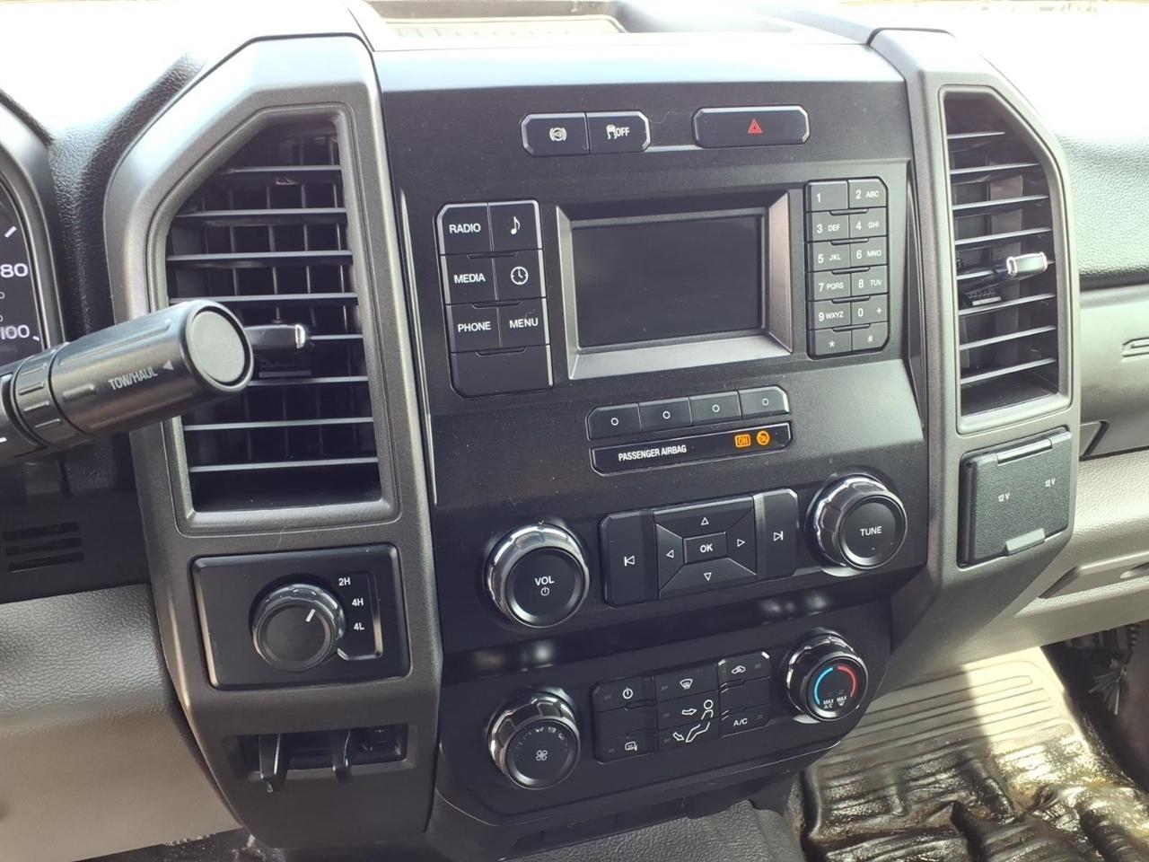 Ford Super Duty F-550 DRW Lariat 4WD Crew Cab 179" WB 60" CA 2019