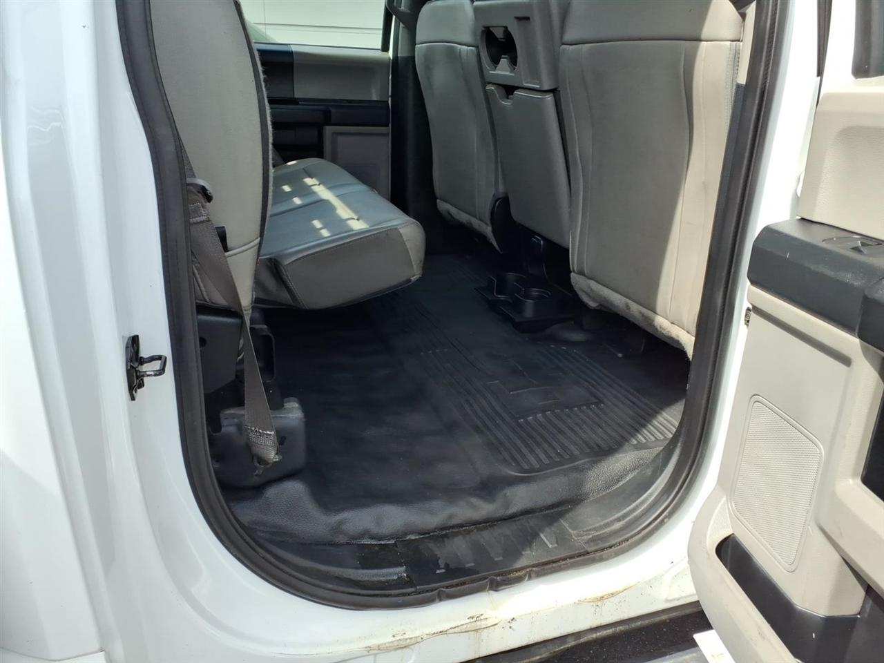 Ford Super Duty F-550 DRW XL 4WD Crew Cab 179" WB 60" CA 2019