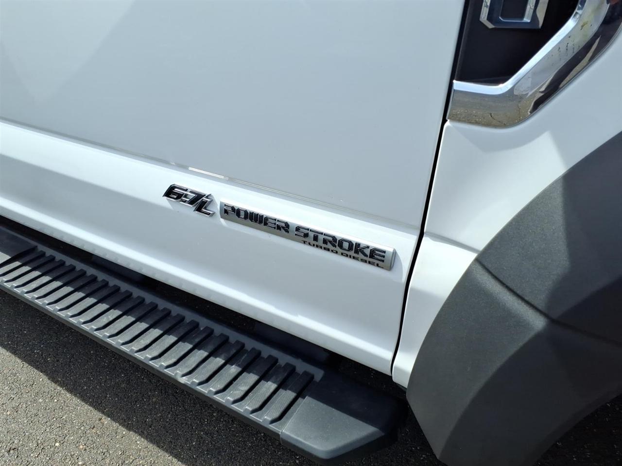 Ford Super Duty F-550 DRW XL 4WD Crew Cab 179" WB 60" CA 2019