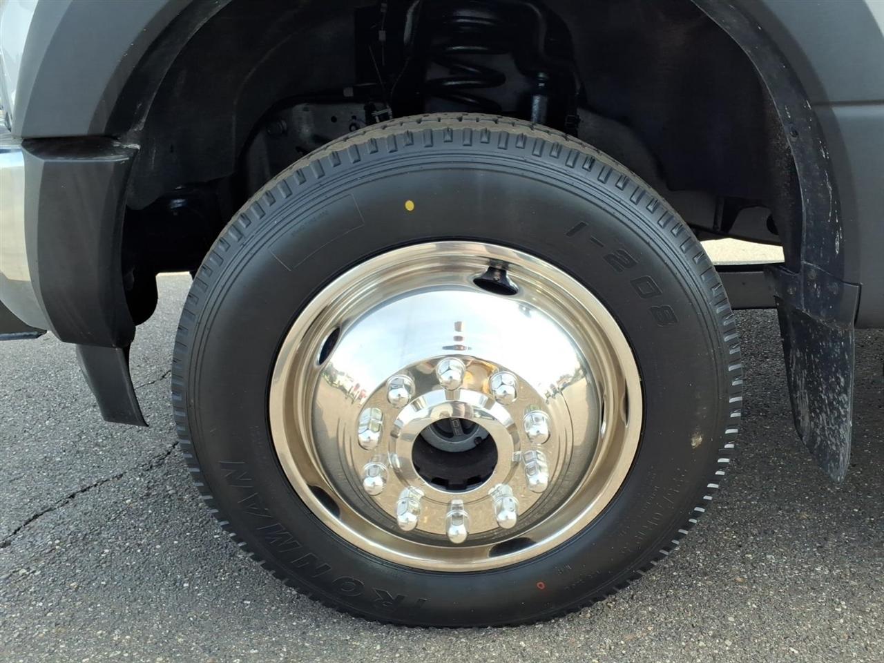 Ford Super Duty F-550 DRW XL 4WD Crew Cab 179" WB 60" CA 2019