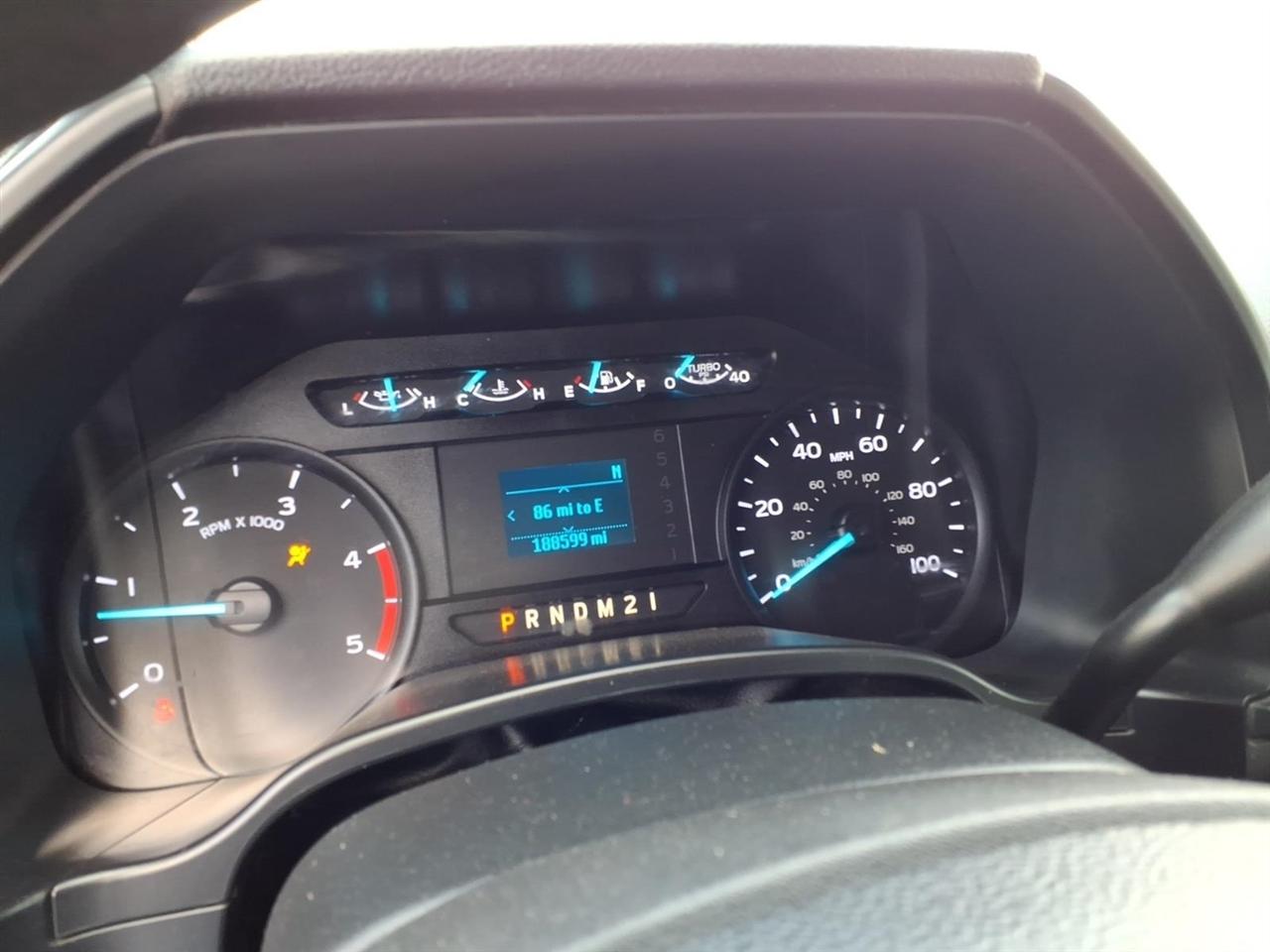 Ford Super Duty F-550 DRW XL 4WD Crew Cab 179" WB 60" CA 2019