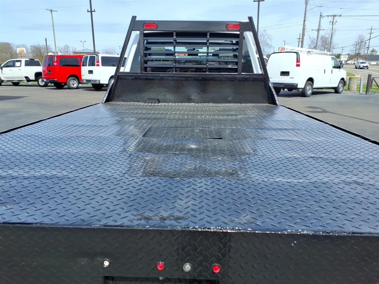 Ford Super Duty F-550 DRW XL 4WD Crew Cab 179" WB 60" CA 2019