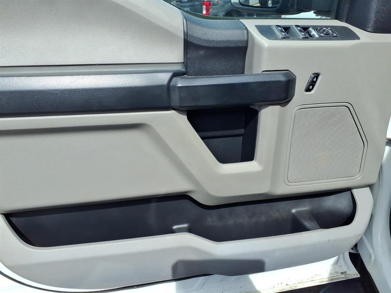 Ford Super Duty F-550 DRW XL 4WD Crew Cab 179" WB 60" CA 2019