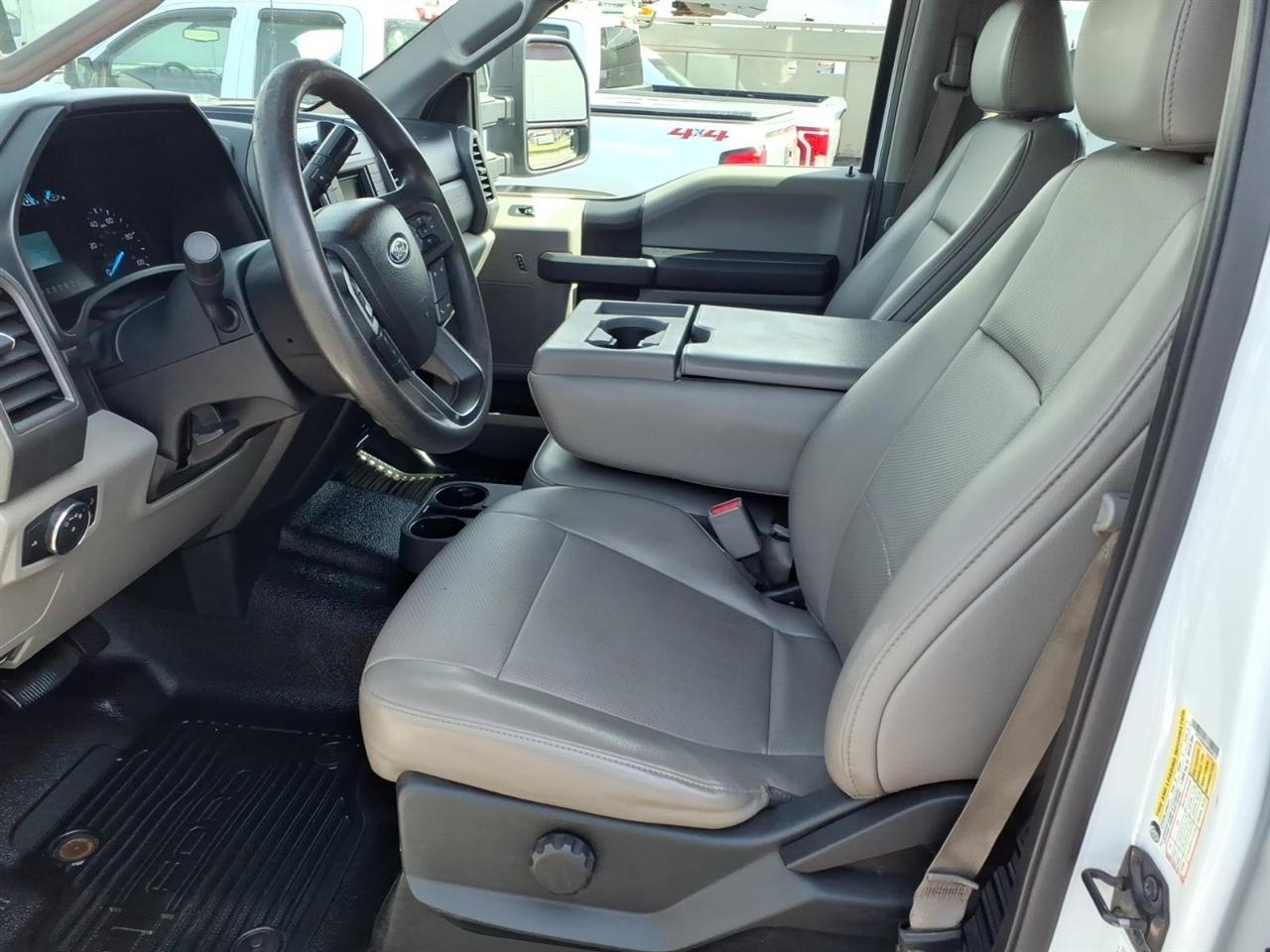 Ford Super Duty F-250 SRW King Ranch 4WD Crew Cab 8' Box 2017