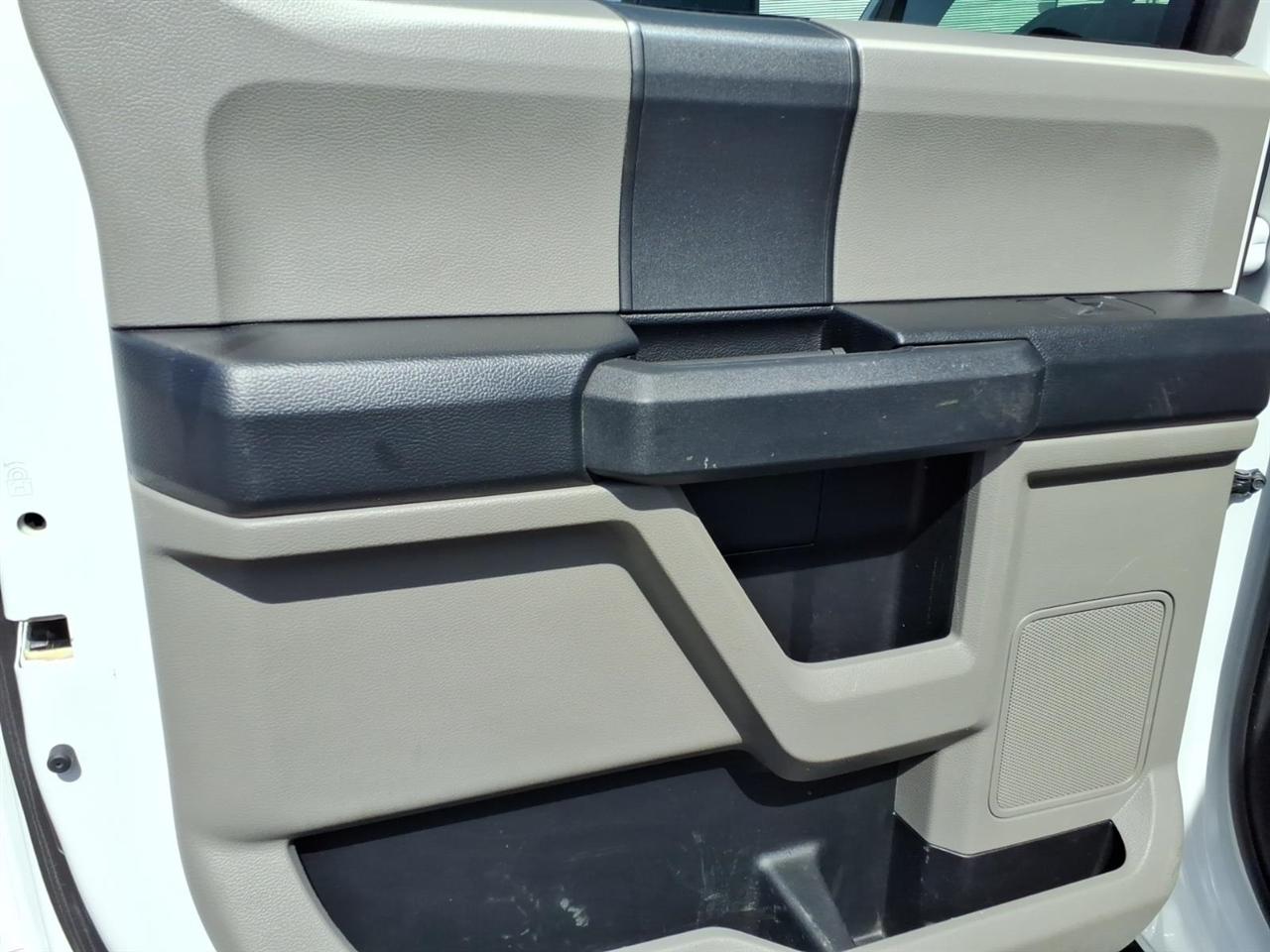 Ford Super Duty F-250 SRW King Ranch 4WD Crew Cab 8' Box 2017