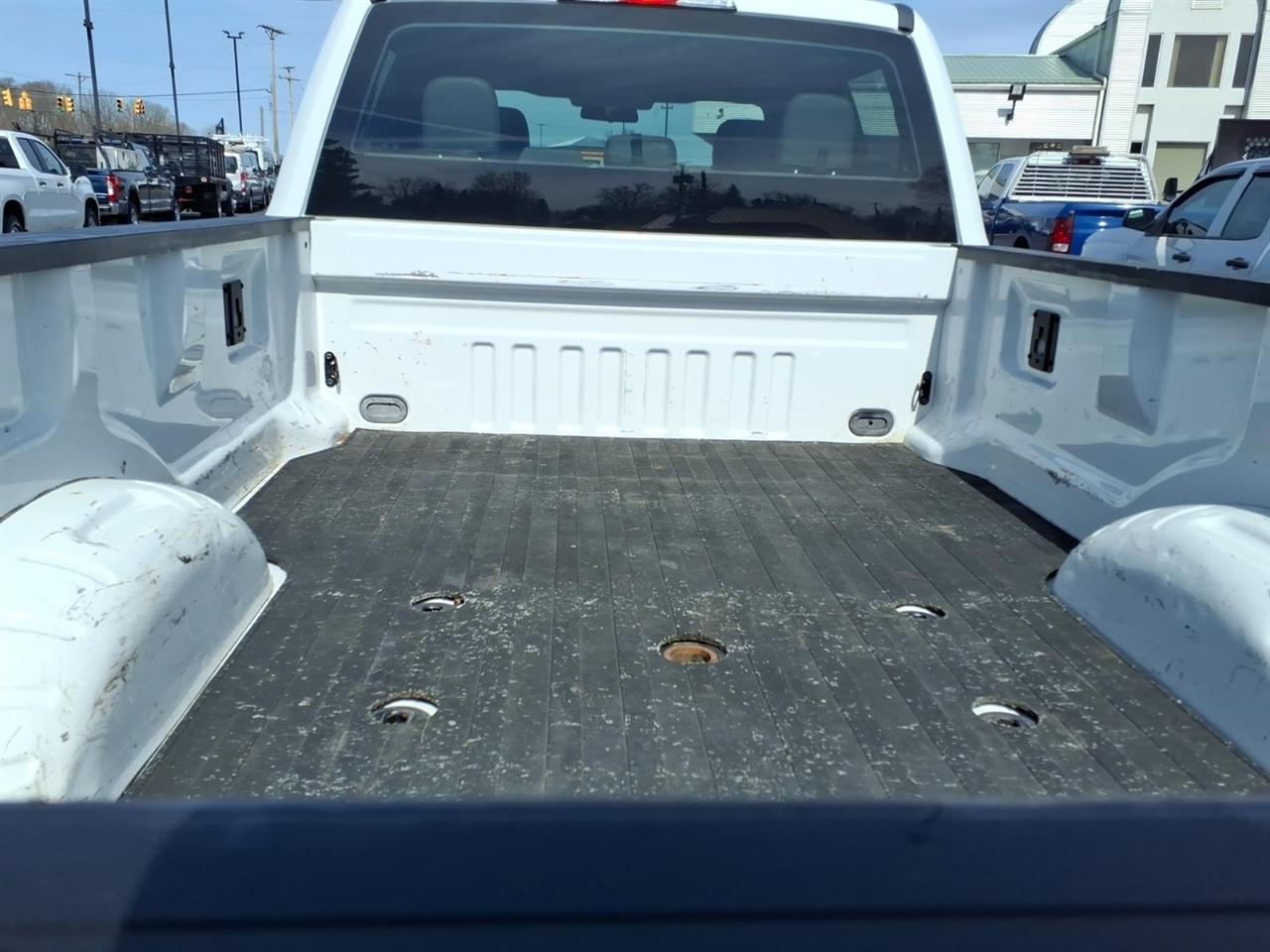 Ford Super Duty F-250 SRW 4WD Crew Cab 172" XL 2017