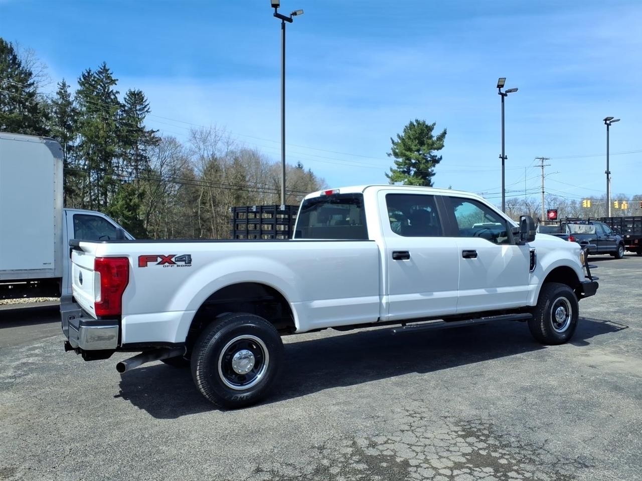 Ford Super Duty F-250 SRW 4WD Crew Cab 172" XL 2017