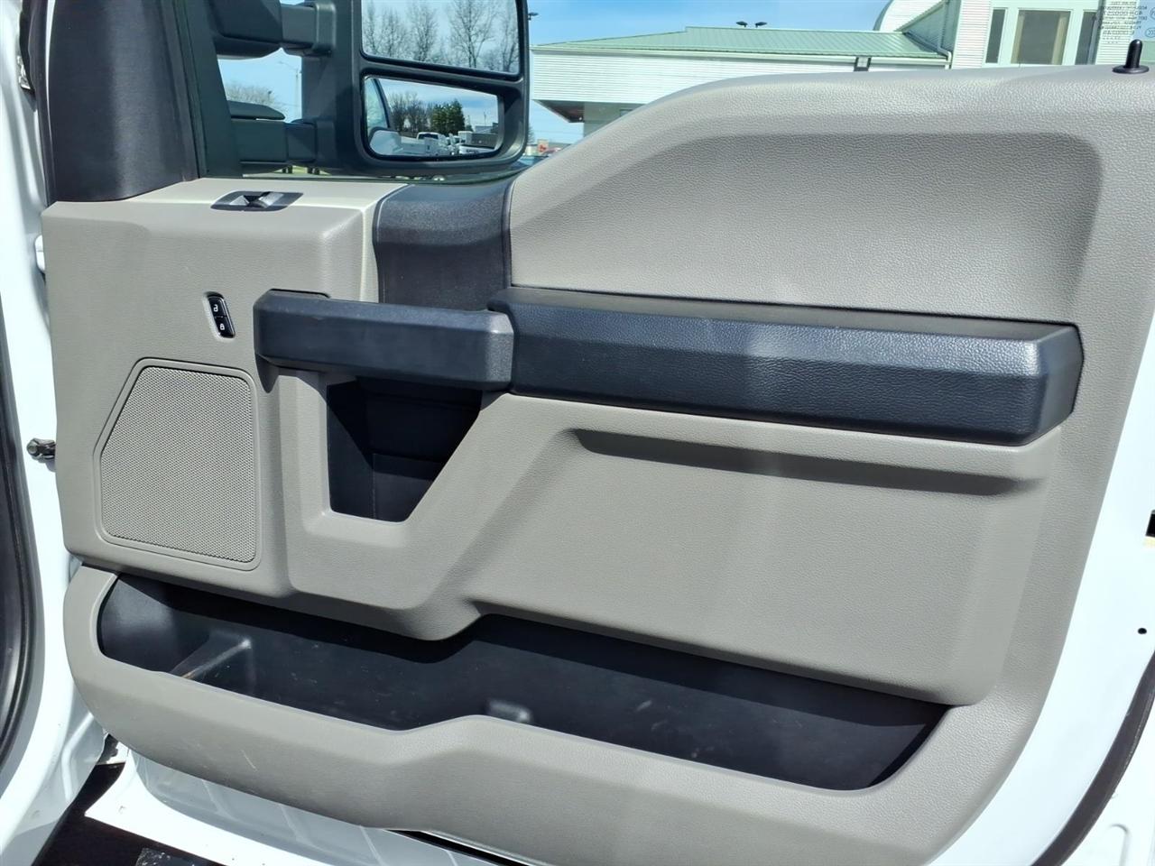 Ford Super Duty F-250 SRW 4WD Crew Cab 172" XL 2017