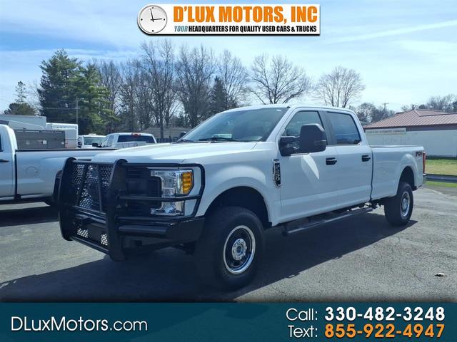 White 2017 Ford F-250 Super Duty XL Crew Cab 4WD Pickup Truck Four-Wheel Drive 6-Speed Automatic