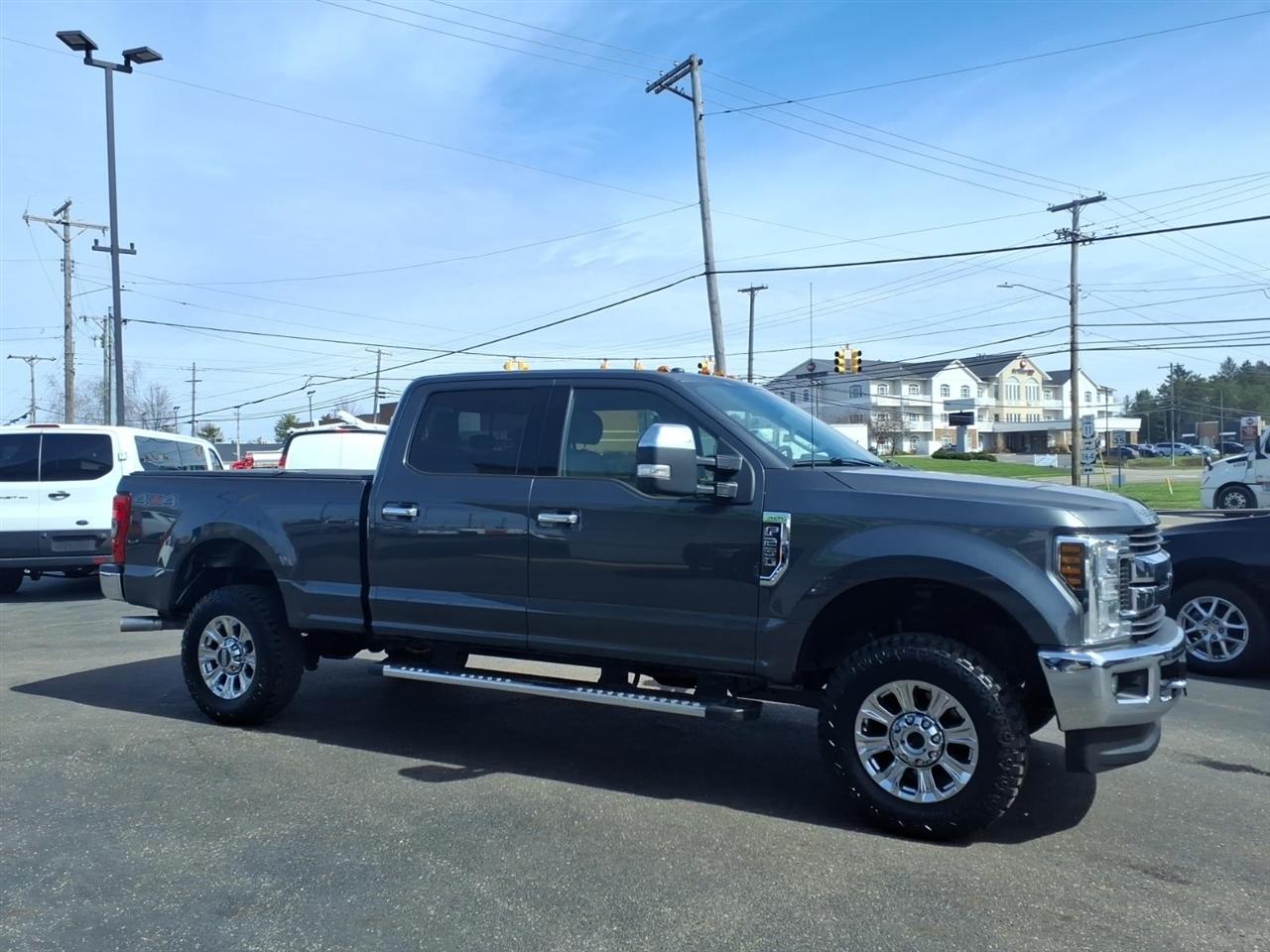Ford Super Duty F-250 SRW XLT 4WD Crew Cab 6.75' Box 2019