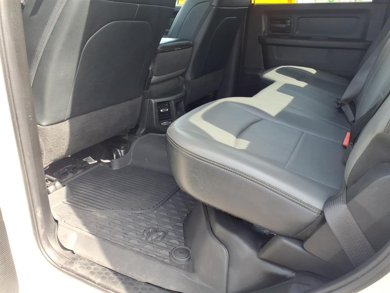 RAM 2500 Tradesman 4x4 Crew Cab 8' Box 2021