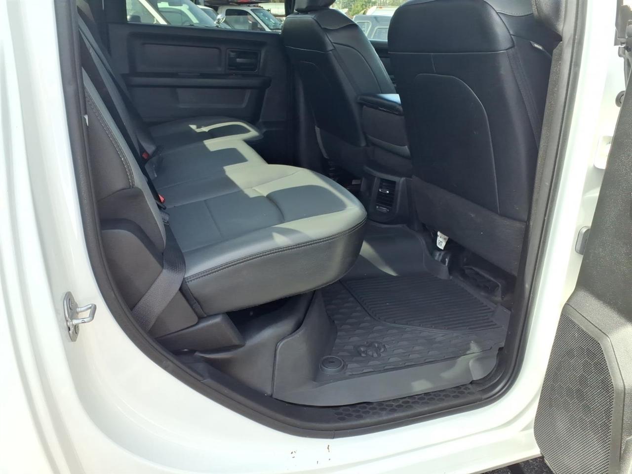 RAM 2500 Tradesman 4x4 Crew Cab 8' Box 2021