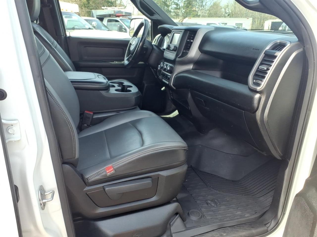 RAM 2500 Tradesman 4x4 Crew Cab 8' Box 2021