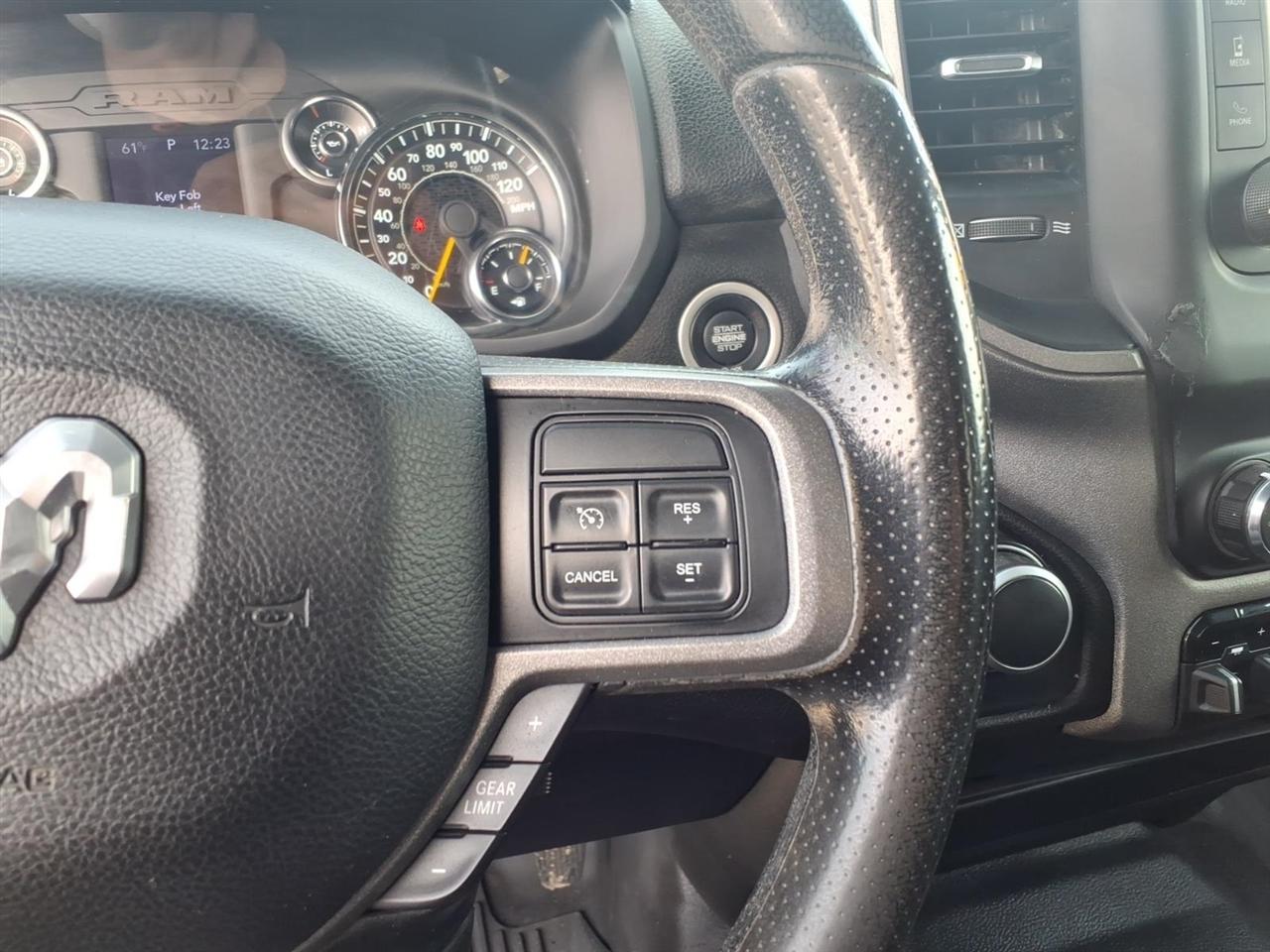 RAM 2500 Tradesman 4x4 Crew Cab 8' Box 2021