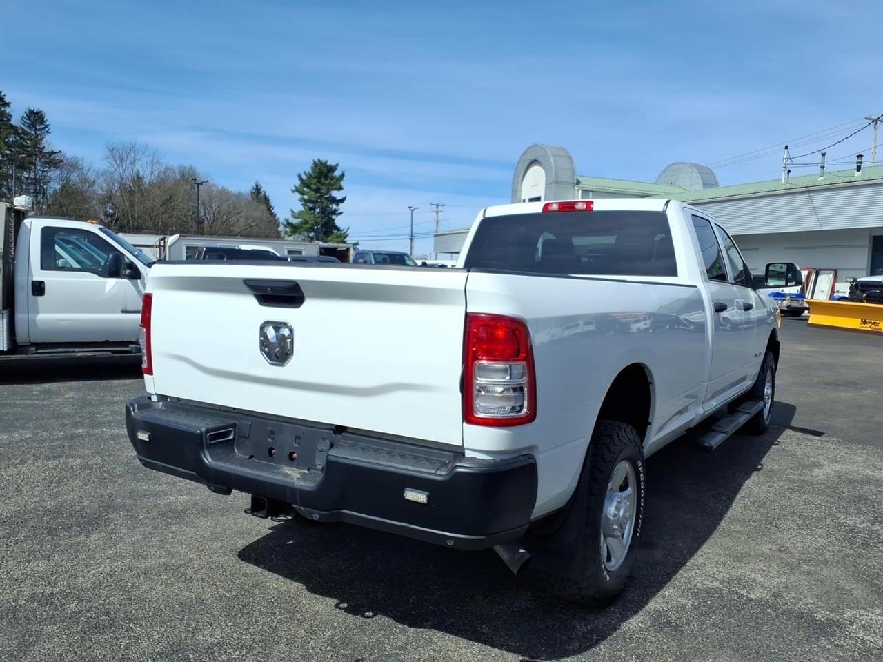 RAM 2500 Tradesman 4x4 Crew Cab 8' Box 2021