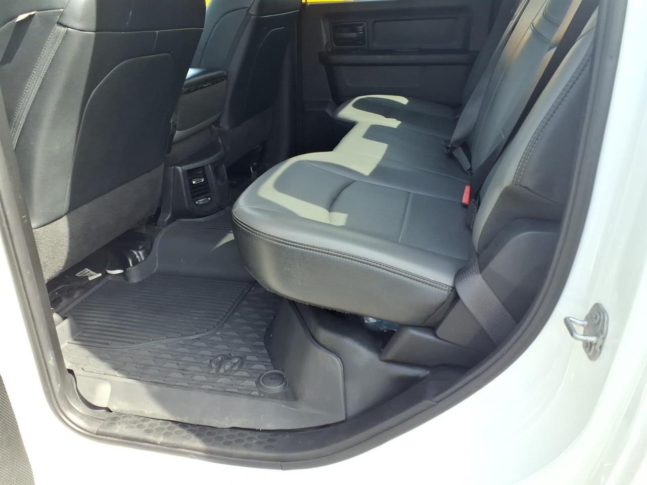 RAM 2500 Tradesman 4x4 Crew Cab 8' Box 2021