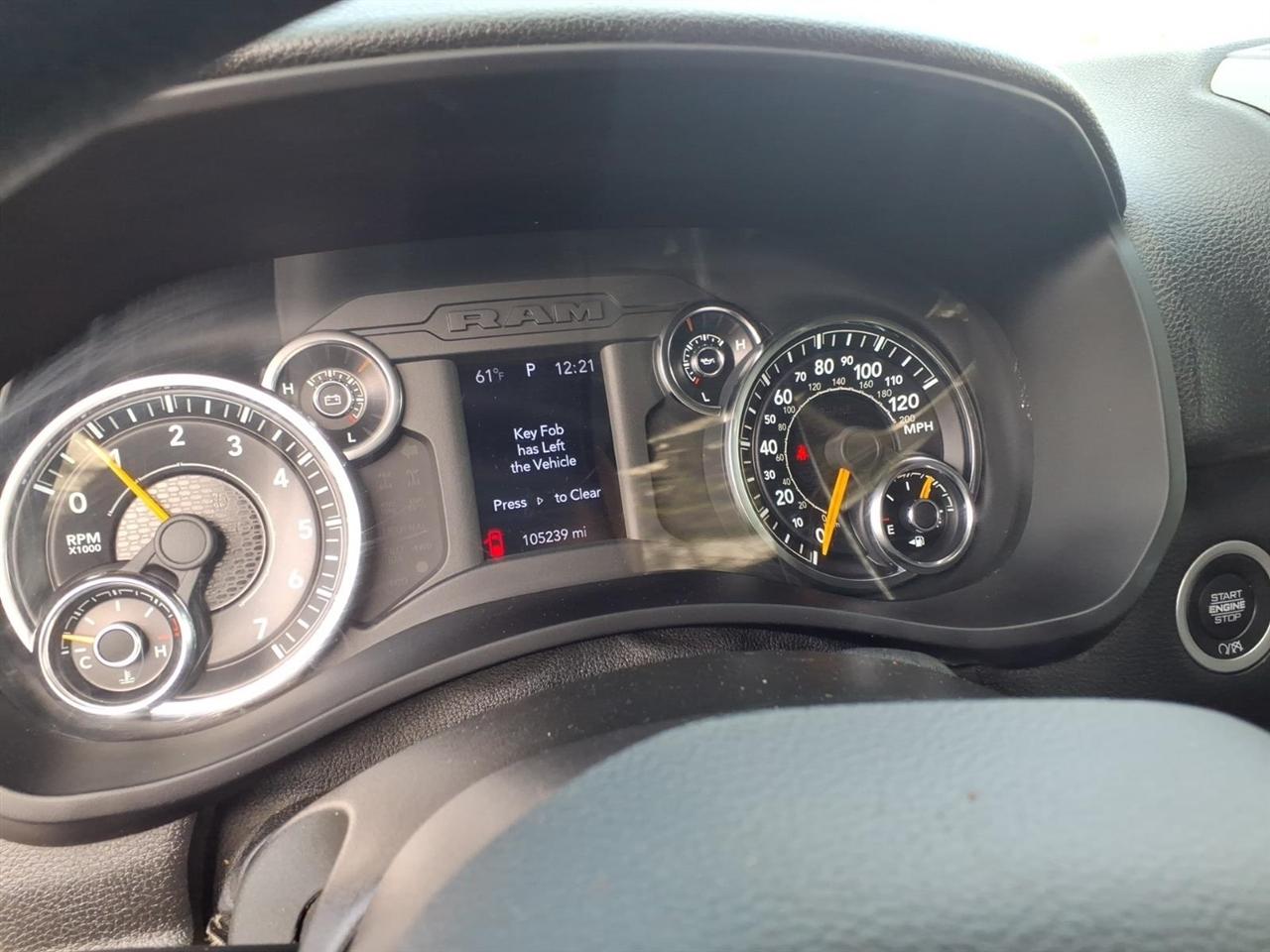 RAM 2500 Tradesman 4x4 Crew Cab 8' Box 2021