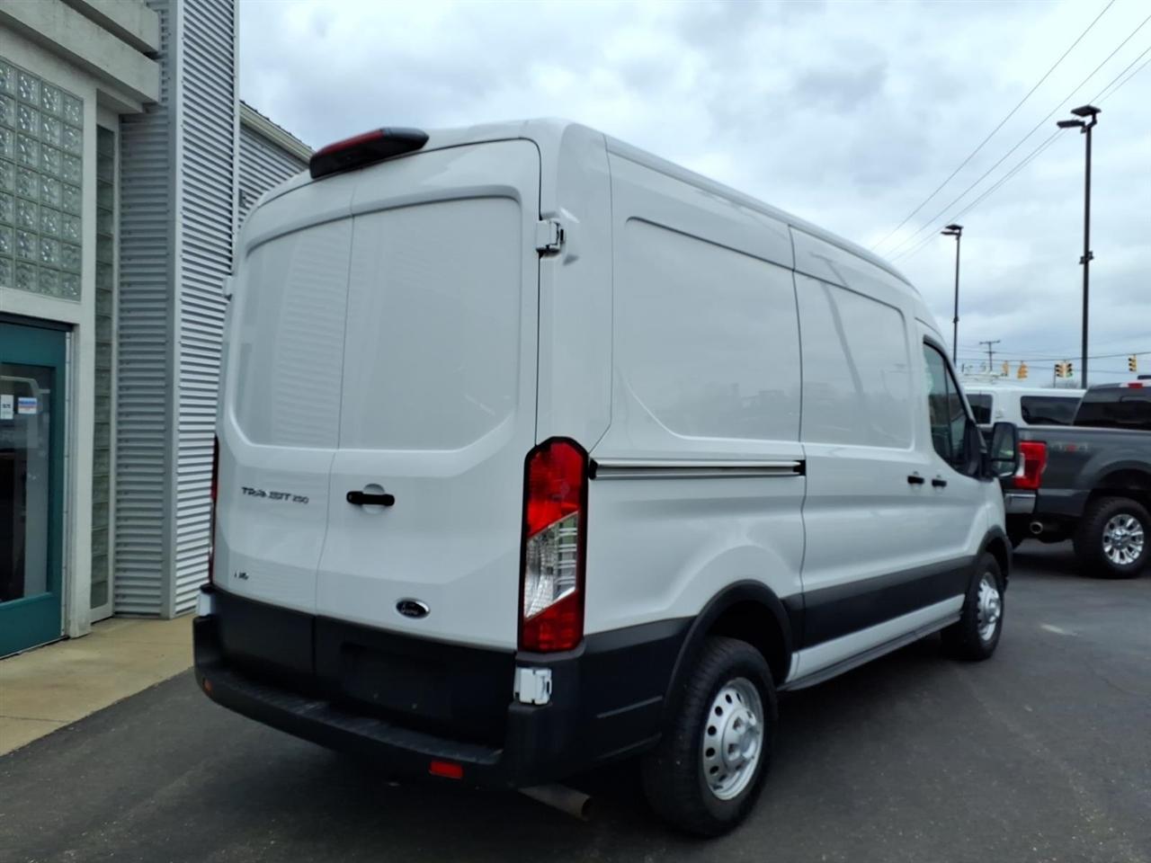 Ford Transit Cargo Van T-250 130" Med Rf 9070 GVWR AWD 2020