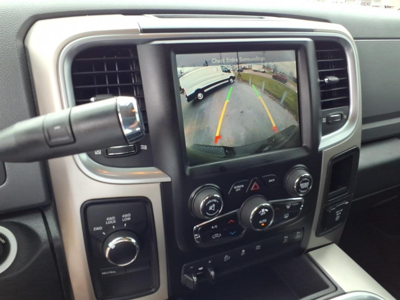 RAM 2500 Big Horn 4x4 Crew Cab 6'4" Box 2017