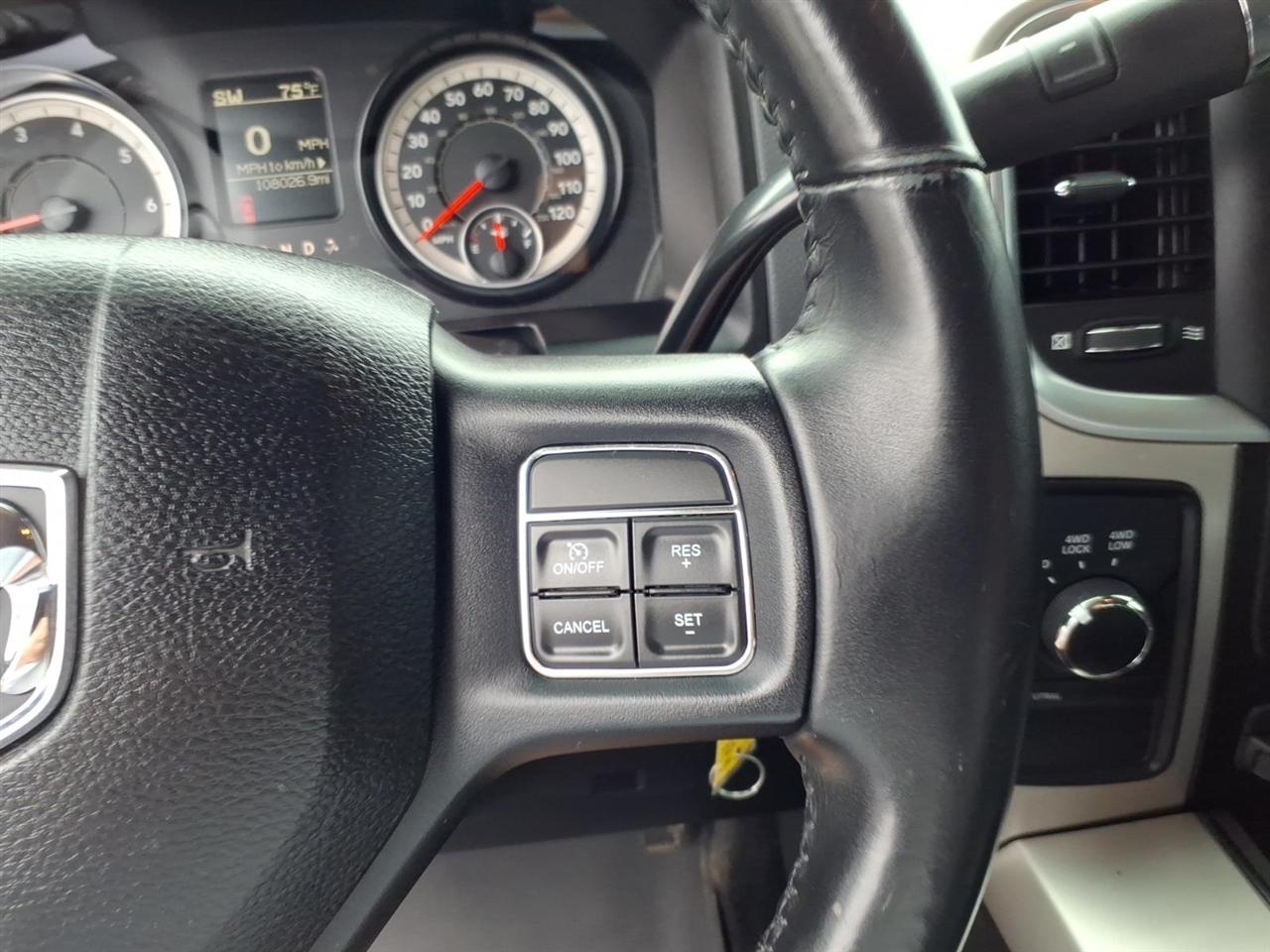 RAM 2500 Big Horn 4x4 Crew Cab 6'4" Box 2017