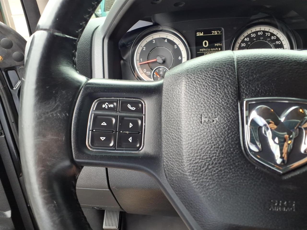 RAM 2500 Big Horn 4x4 Crew Cab 6'4" Box 2017