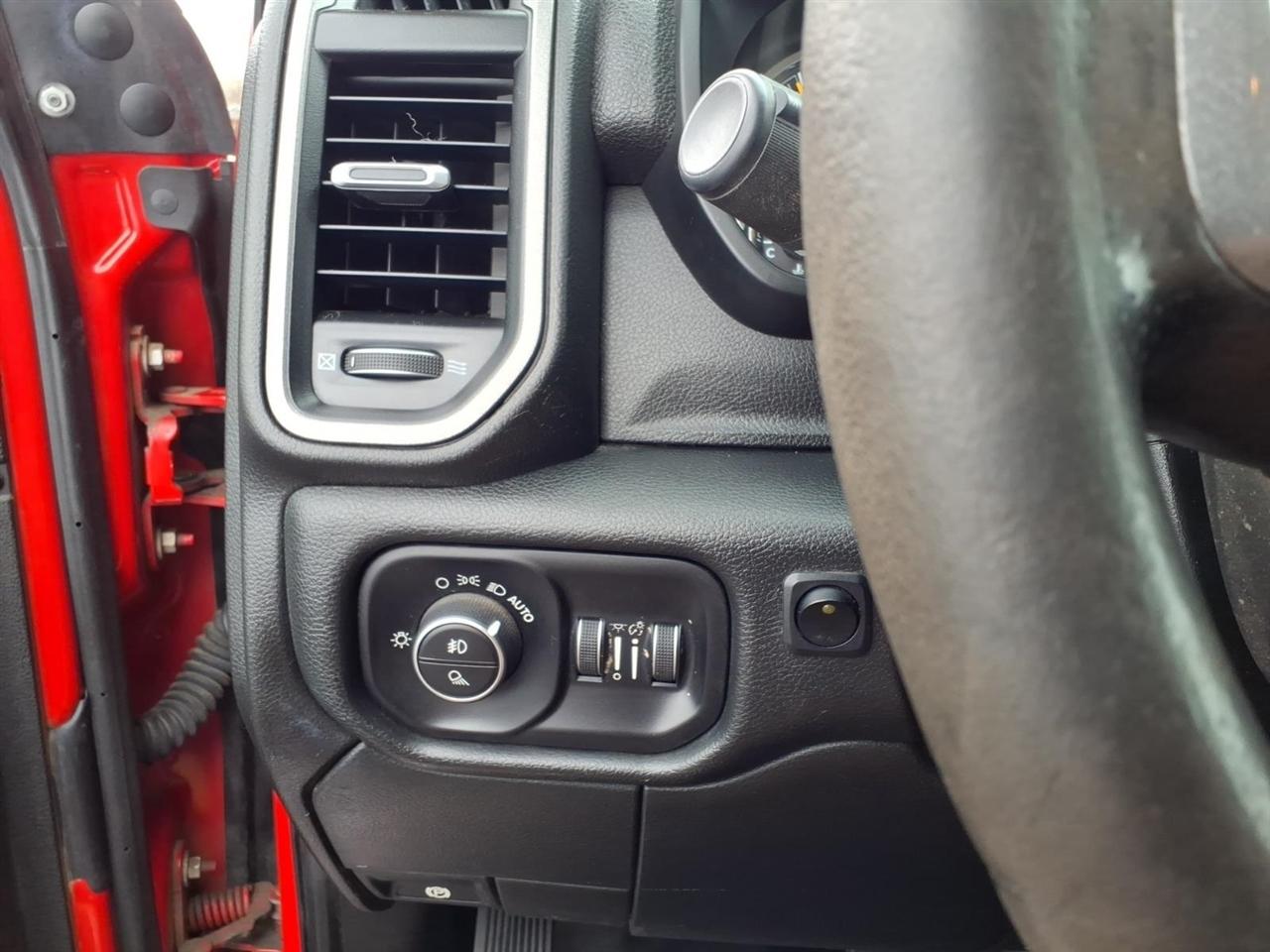 RAM 2500 Tradesman 4x4 Reg Cab 8' Box 2019